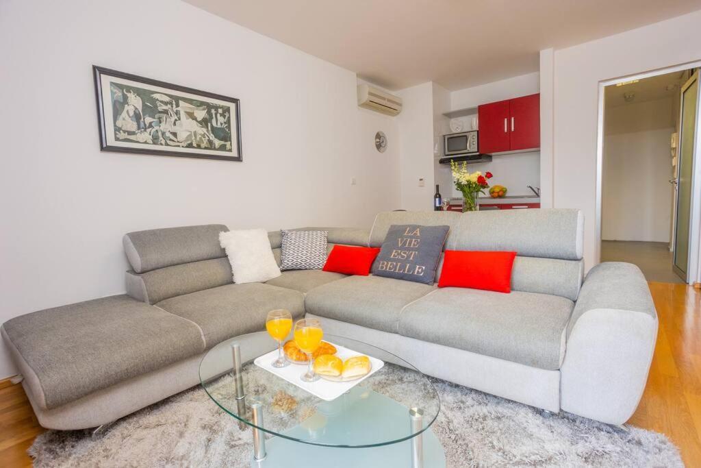 Bella Vista - Cozy With Easy Check-in And Free Parking Apartman