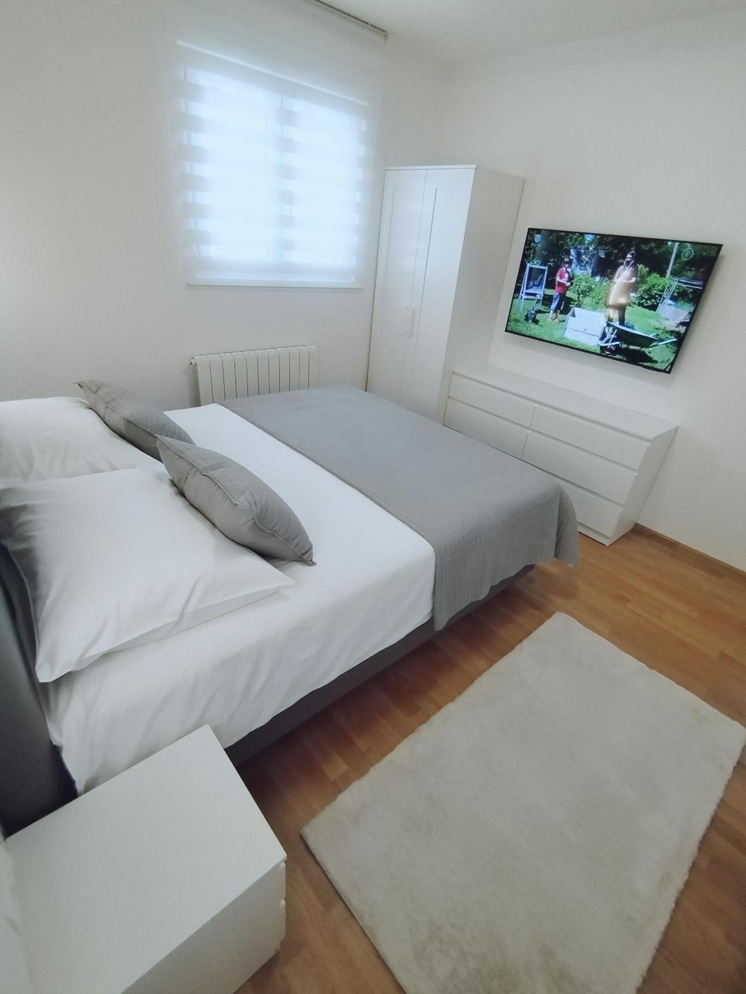 Bella Vista - Cozy With Easy Check-in And Free Parking *